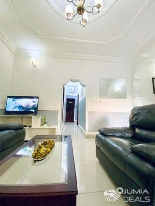 Appartement Meuble 3Ch Yaounde Omnisport - Tigson Bagian luar foto